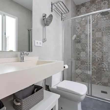 Nine O Clock San Luis Skyview Apartment Seville Exterior photo