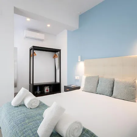 Nine O Clock San Luis Skyview Apartment Seville Exterior photo
