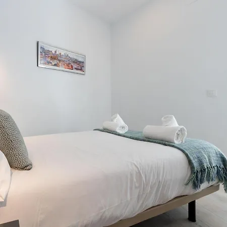 Nine O Clock San Luis Skyview Apartment Seville Exterior photo