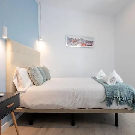 Nine O Clock San Luis Skyview Apartment Seville Exterior photo