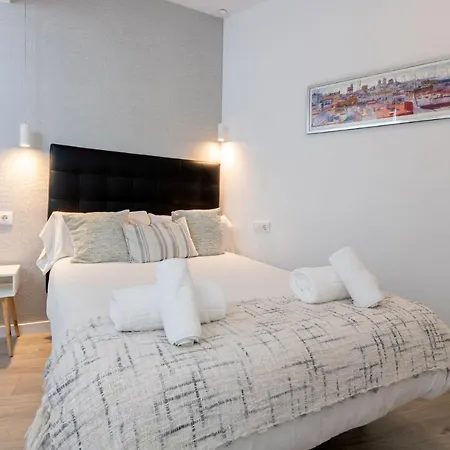 Nine O Clock San Luis Skyview Apartment Seville Exterior photo